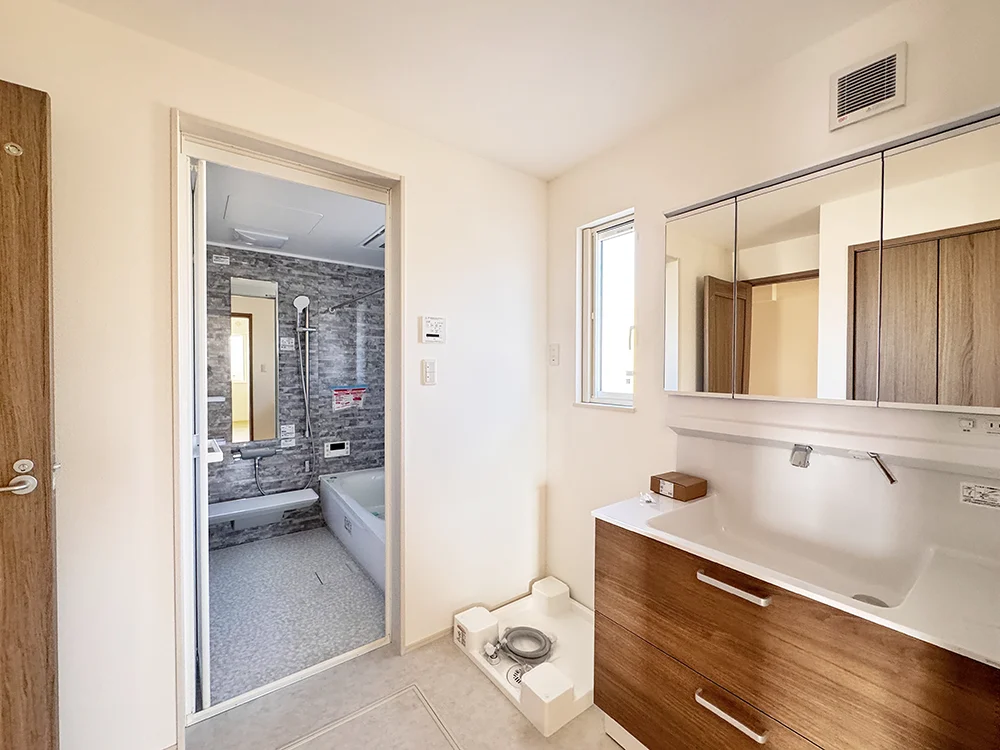 内部工事／設備設置の様子