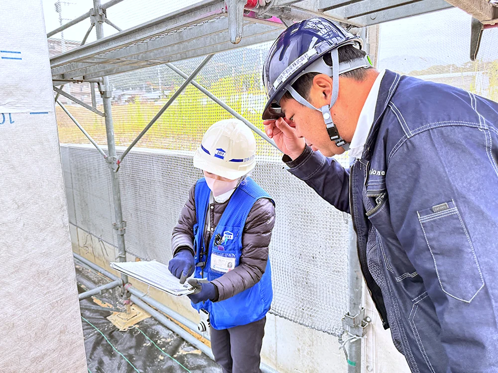 ＪＩＯによる断熱検査の様子