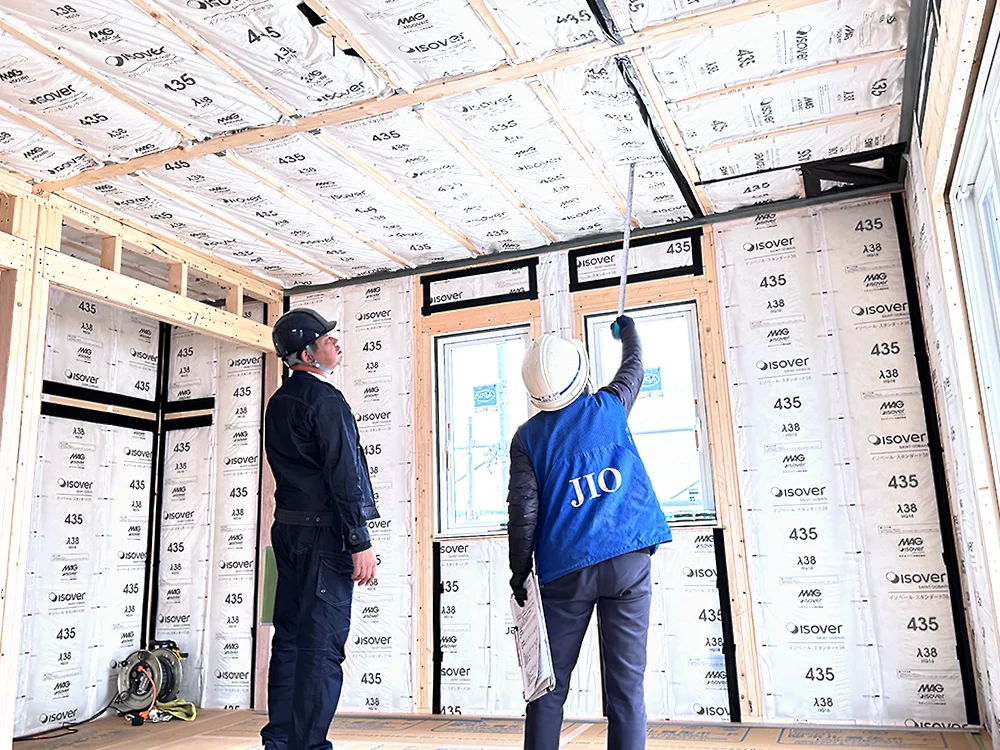 ＪＩＯによる断熱検査の様子